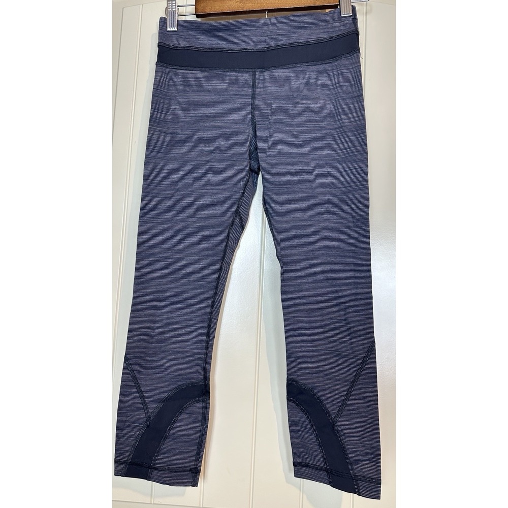 Lululemon Cropped Leggings Size 4 Zip Pocket Athletic Yoga running workout gym